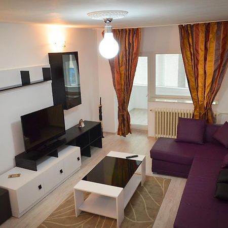 Dracula Adventure Tours Accommodation Бухарест Екстер'єр фото