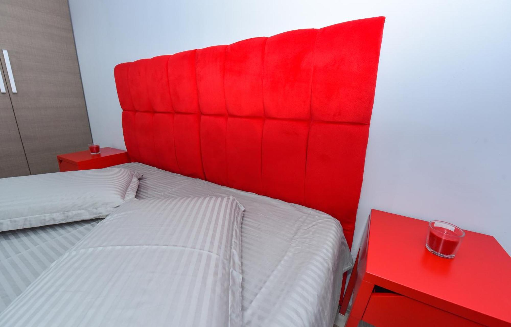 Dracula Adventure Tours Accommodation Бухарест Екстер'єр фото