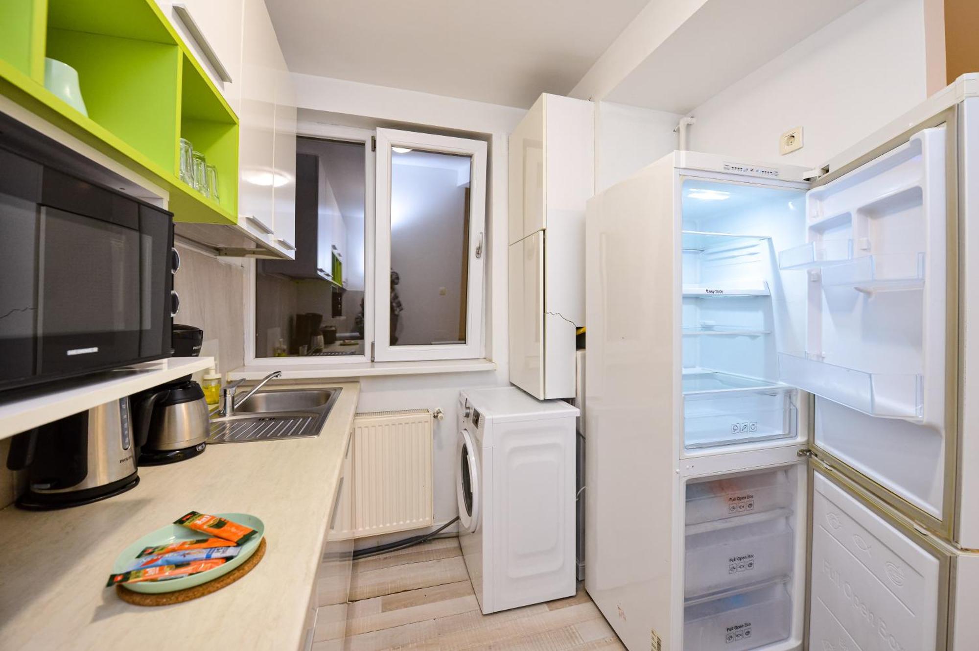 Dracula Adventure Tours Accommodation Бухарест Екстер'єр фото