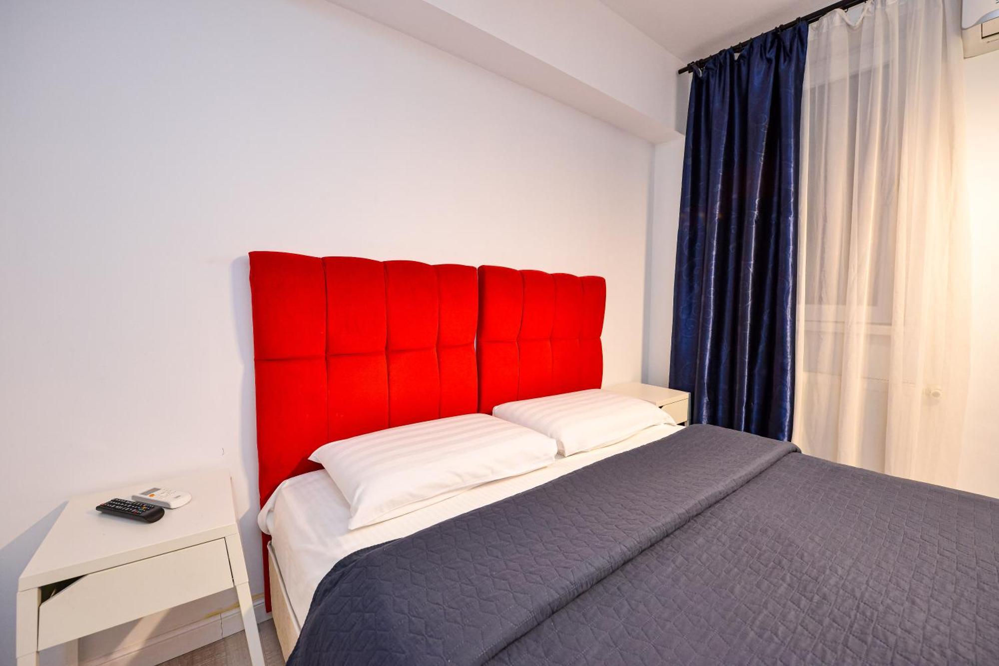 Dracula Adventure Tours Accommodation Бухарест Екстер'єр фото
