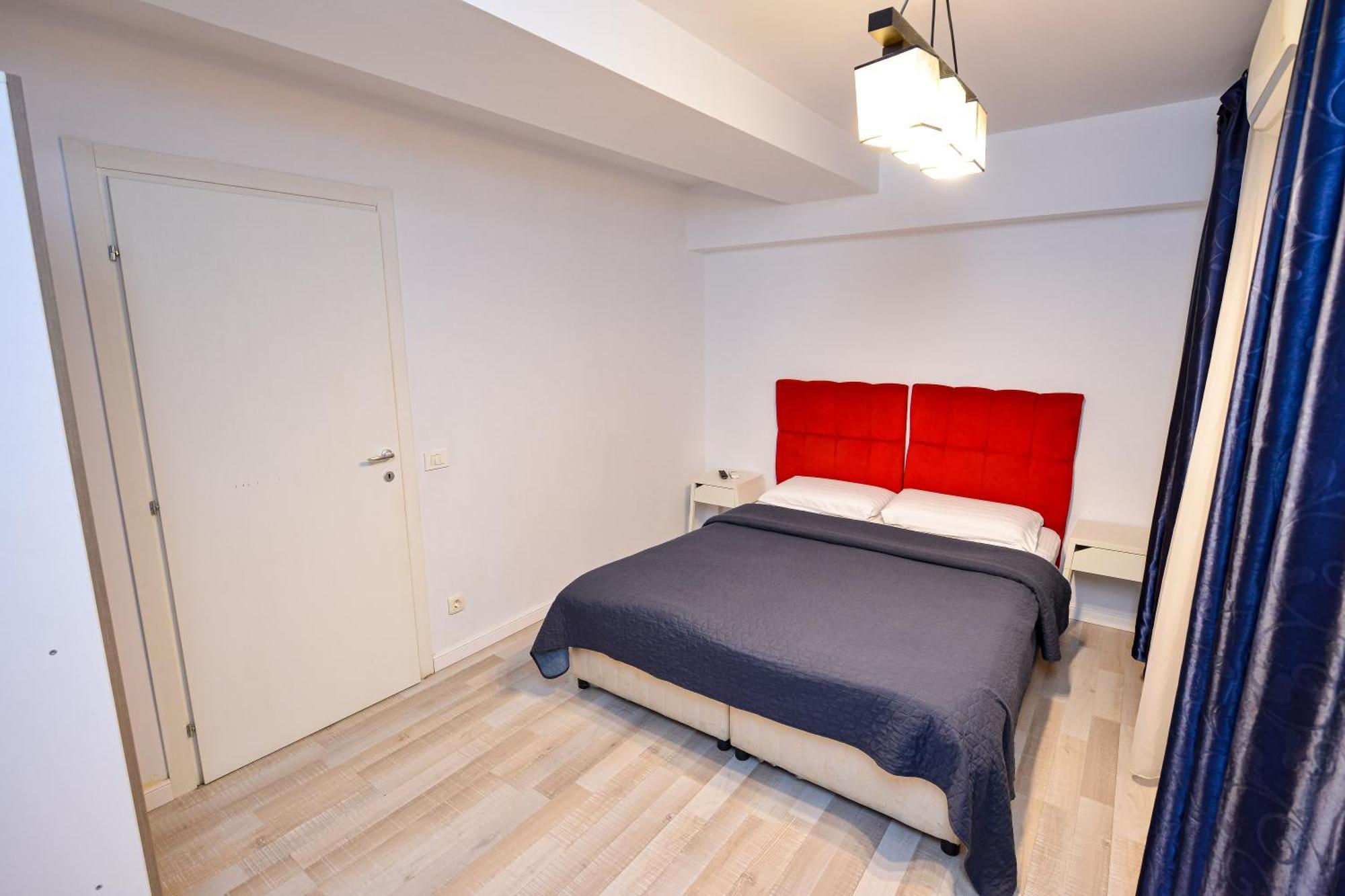 Dracula Adventure Tours Accommodation Бухарест Екстер'єр фото