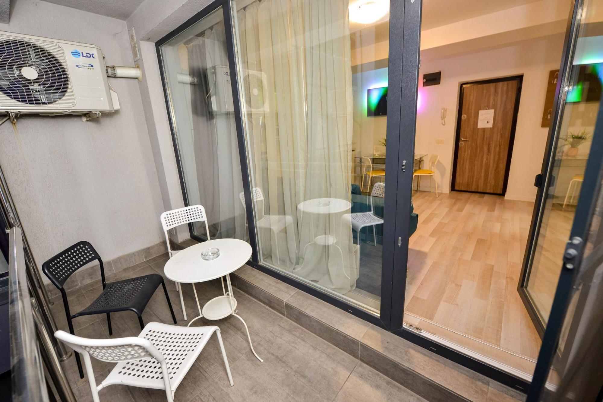Dracula Adventure Tours Accommodation Бухарест Екстер'єр фото