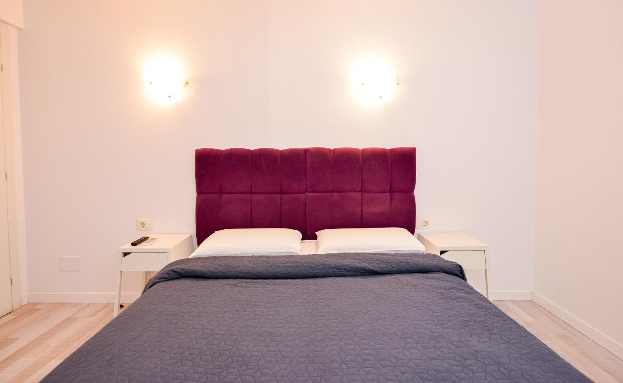 Dracula Adventure Tours Accommodation Бухарест Екстер'єр фото