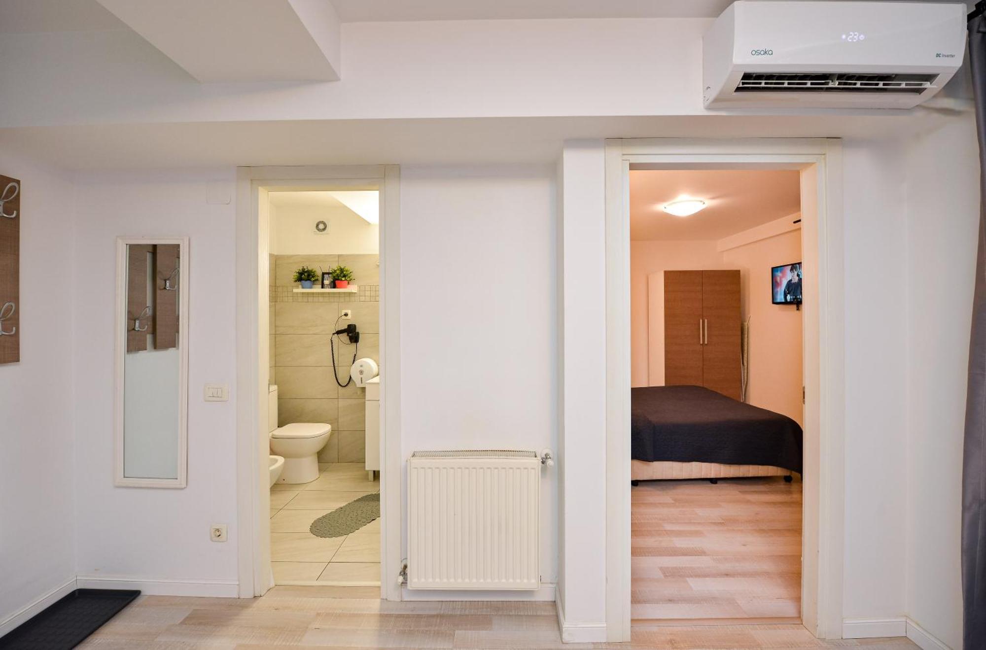Dracula Adventure Tours Accommodation Бухарест Екстер'єр фото