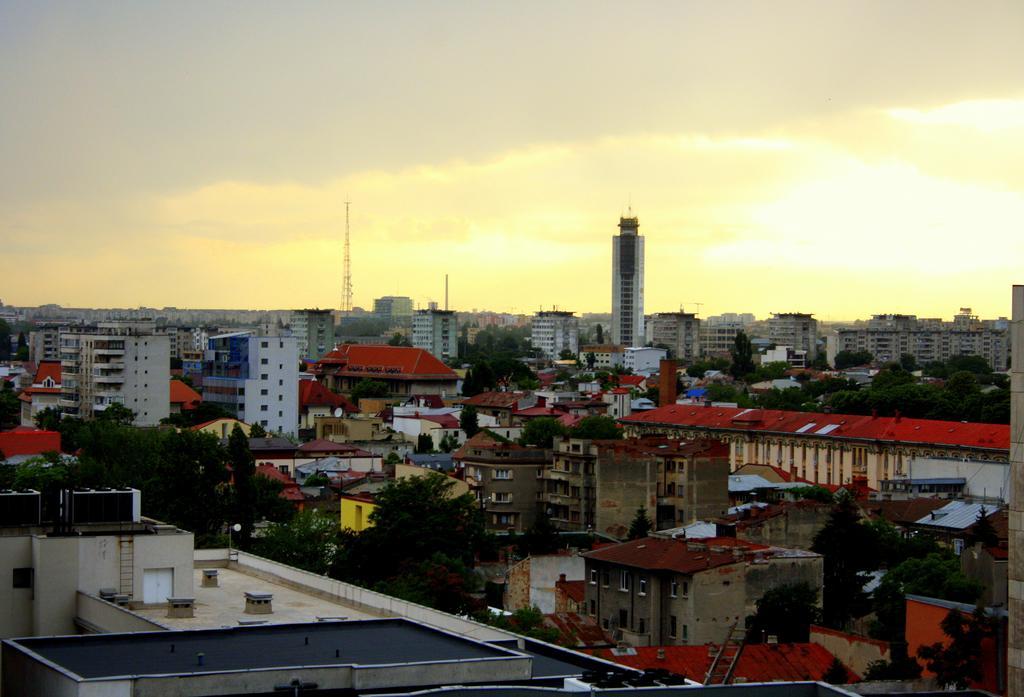 Dracula Adventure Tours Accommodation Бухарест Екстер'єр фото